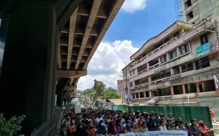 বঙ্গভবন অভিমুখে জবি শিক্ষার্থীদের গণপদযাত্রা