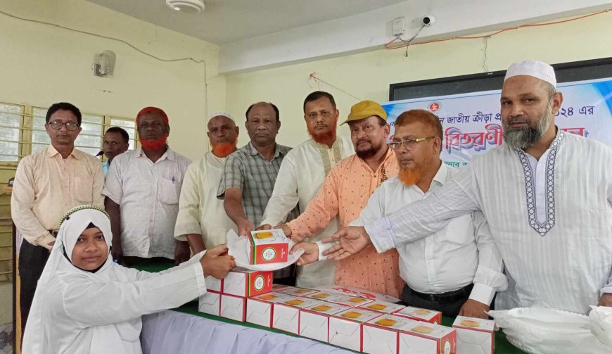 জলঢাকায় ৫১তম গ্রীষ্মকালীন ক্রীড়া প্রতিযোগিতার পুরস্কার বিতরণ 