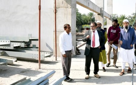 খুবিতে নির্মাণকাজের অগ্রগতি পরিদর্শনে উপাচার্য