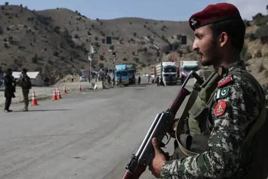 পাকিস্তানে জঙ্গি হামলায় ১৬ সেনা নিহত, আহত ৫