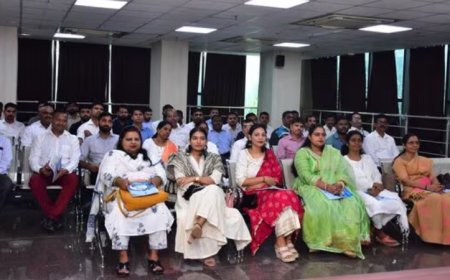 বিশেষ শর্তে ৪২ দিন ছুটি পাবেন সরকারি কর্মচারীরা