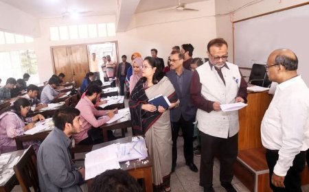 ঢাবি ‘ব্যবসায় শিক্ষা ইউনিট’-এর ভর্তি পরীক্ষা সুষ্ঠু ও শান্তিপূর্ণভাবে অনুষ্ঠিত