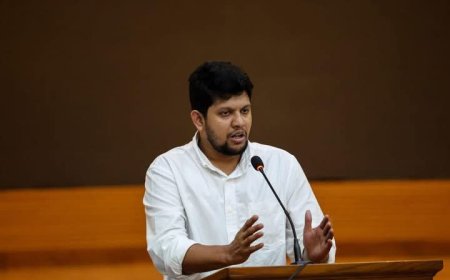 অভ্যুত্থানের পক্ষে হলে মব করা বন্ধ করুন : মাহফুজ আলম