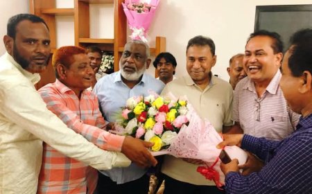 দেড়যুগ পর দেশের মাটিতে পা রাখলেন নীলফামারী বিএনপির সাবেক এমপি তুহিন