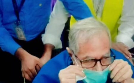 মধ্যরাতে দেশে ফিরলেন সাবেক রাষ্ট্রপতি আবদুল হামিদ