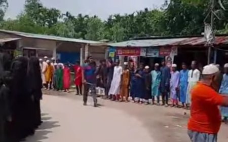 ডিমলায় মাদরাসার পুরাতন ভবনের সংস্কার ও স্থায়ী একাডেমিক ভবন নির্মাণ দাবিতে মানববন্ধন