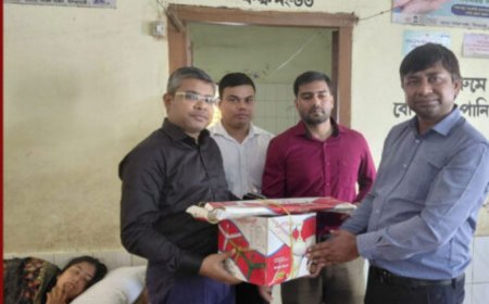ডিমলা হাসপাতাল পরিদর্শনে গিয়ে শিশু ওয়ার্ডে ফ্যান না থাকায় তাৎক্ষণিক ফ্যান দিলেন ইউএনও