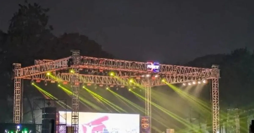 ডাকসু নেতার ‘কোটা না সংস্কার’ স্লোগানের বিপরীতে শিক্ষার্থীদের ‘ইউরেনিয়াম, ইউরেনিয়াম’